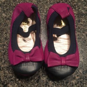 Girls Yosi Samra flats